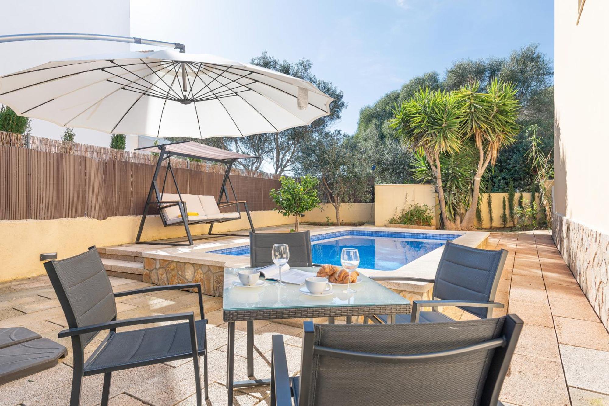 Amplia En Mallorca Con Jardin, 4 Y Zona Bbq Cerca Del Mar En Portocolom