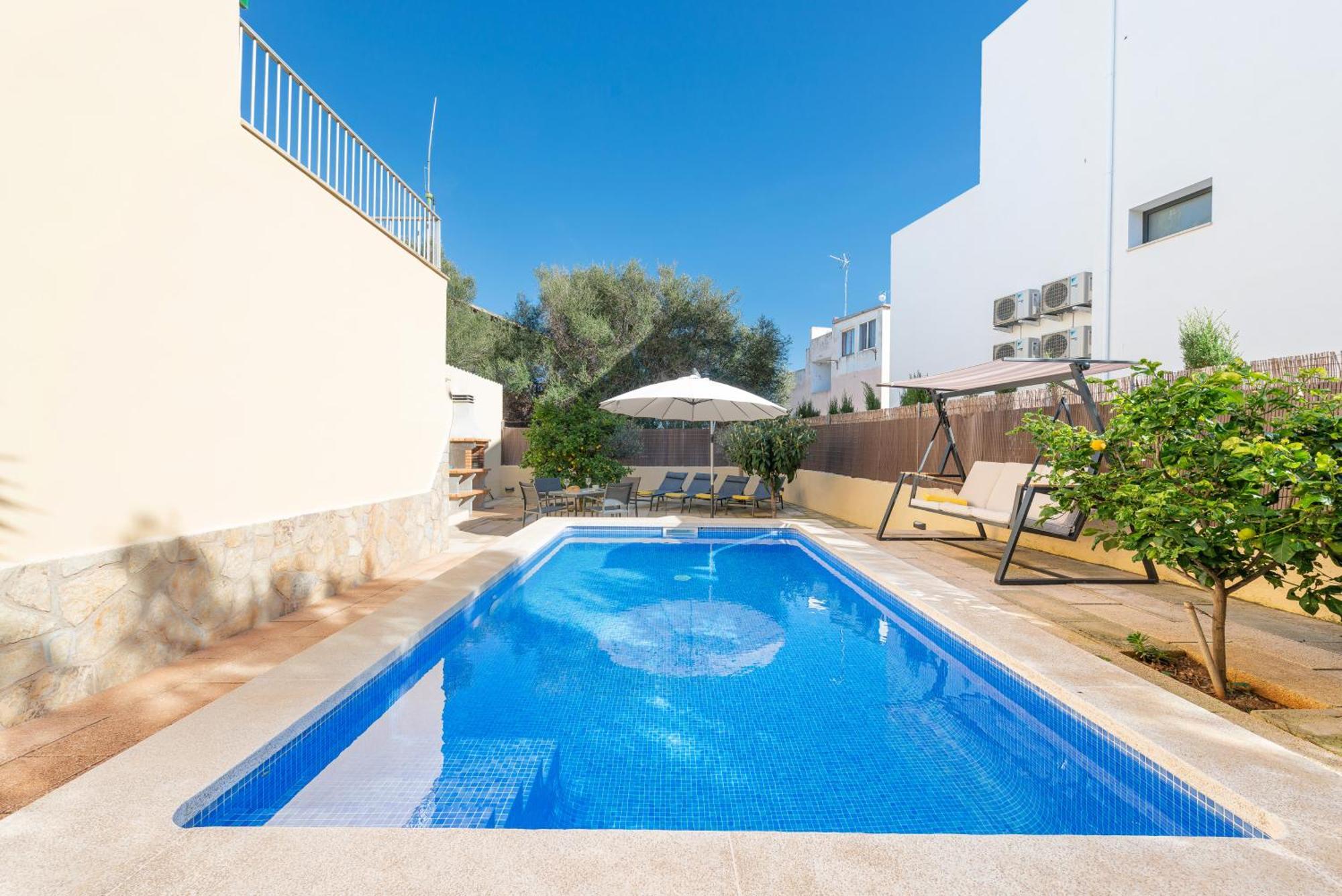 Villa Amplia En Mallorca Con Jardin, 4 Y Zona Bbq Cerca Del Mar En Portocolom *