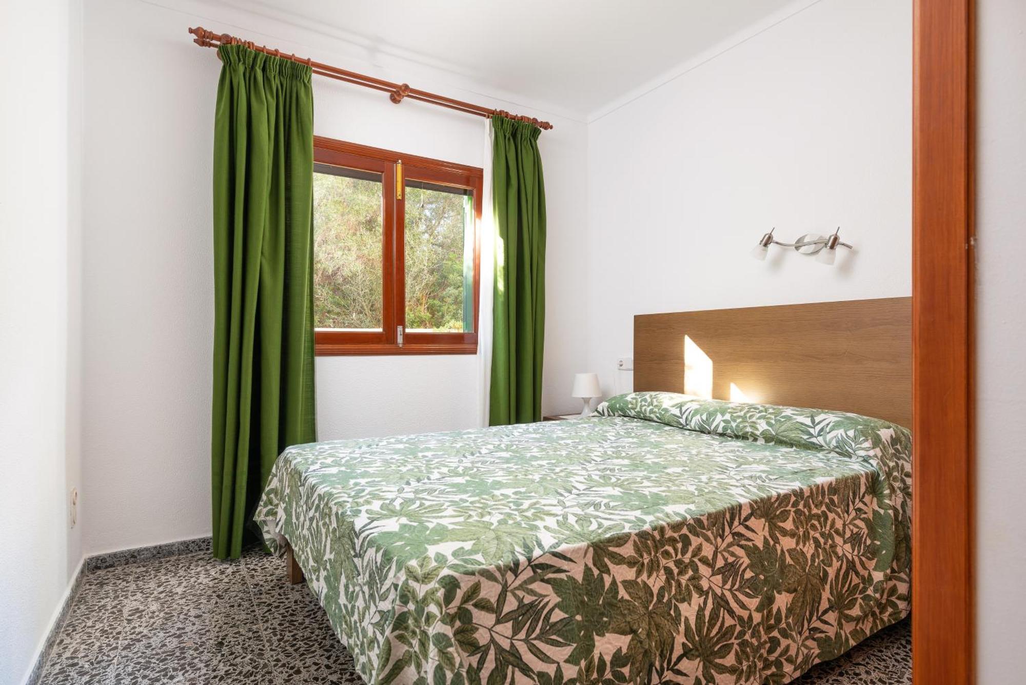 Amplia En Mallorca Con Jardin, 4 Y Zona Bbq Cerca Del Mar En Portocolom Villa